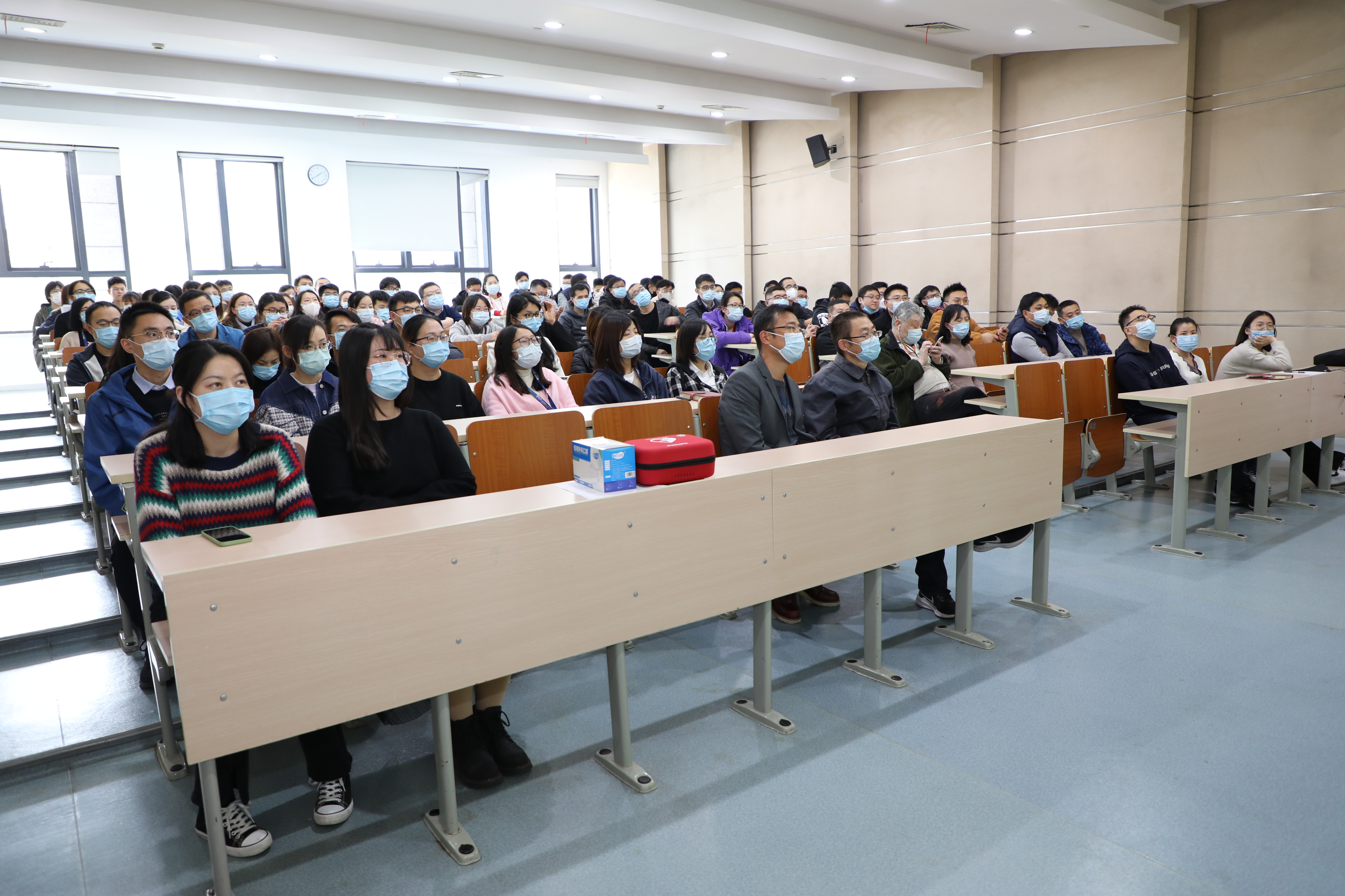 消防演练不松懈，安全意识记心间 | 新国大苏研院举行消防应急演练